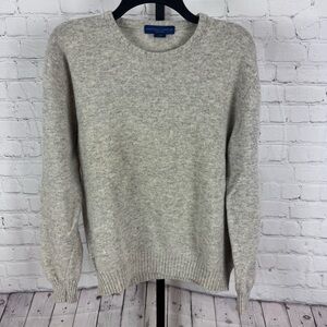 Amherst & Brock Light Gray Lambswool Crewneck Sweater Size Medium